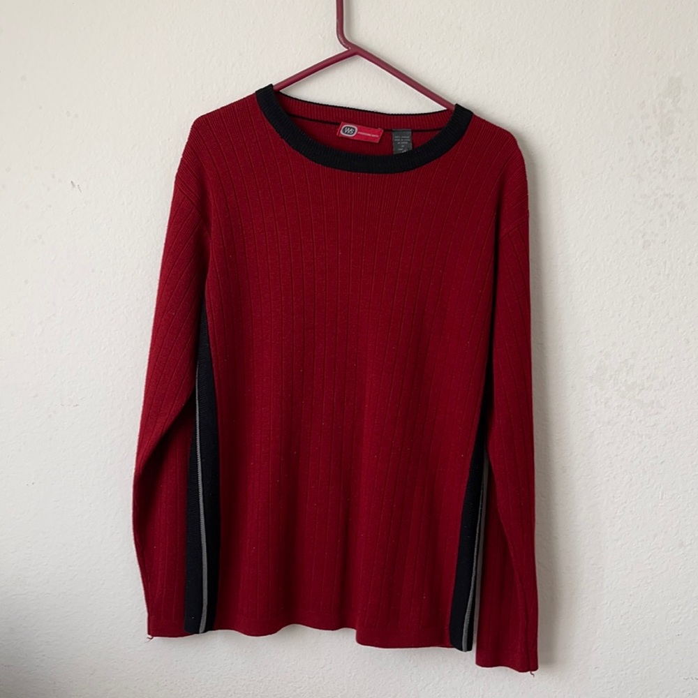 Ws brand . SizeM. Color blak $ red %100 ACRYLIC. Old